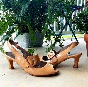 “Anyi Lu” Handmade in Italy Leather (Vero Cuoio) Tan Open Toe Vintage Heels